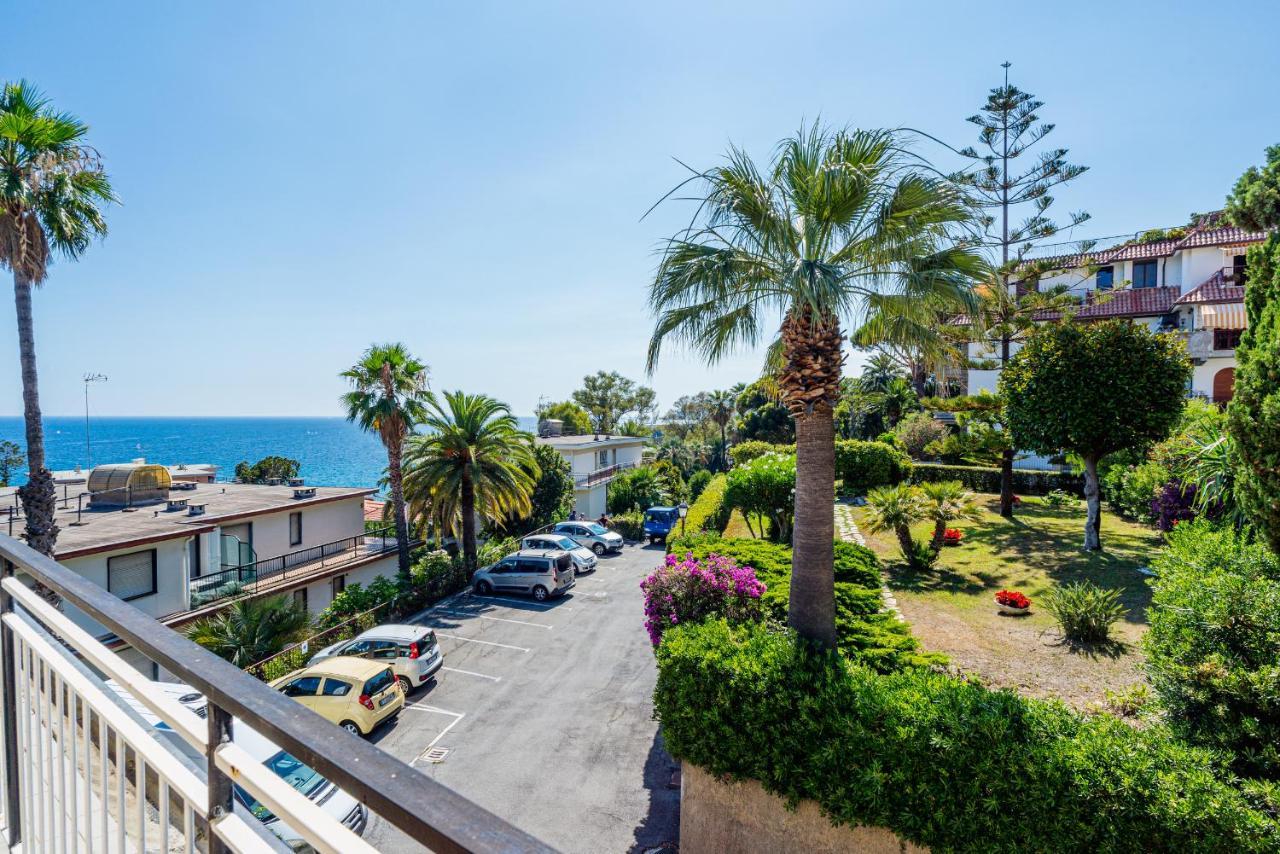 Tre Ponti Panoramic Seaview Apartment Sanremo Luaran gambar